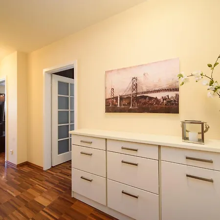 Podrozniczy Apartament Od Dziedzinca, Parking, Rynek 700 M * Wrocław