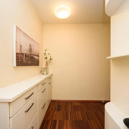 Podrozniczy Apartament Od Dziedzinca, Parking, Rynek 700 M ורוצלב