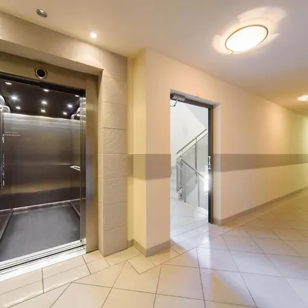 Podrozniczy Apartament Od Dziedzinca, Parking, Rynek 700 M דירה ורוצלב