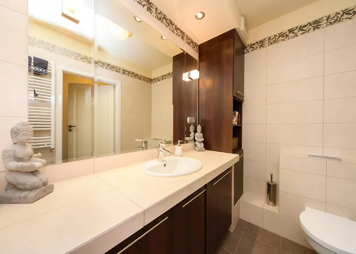 Podrozniczy Apartament Od Dziedzinca, Parking, Rynek 700 M Appartement Wrocław