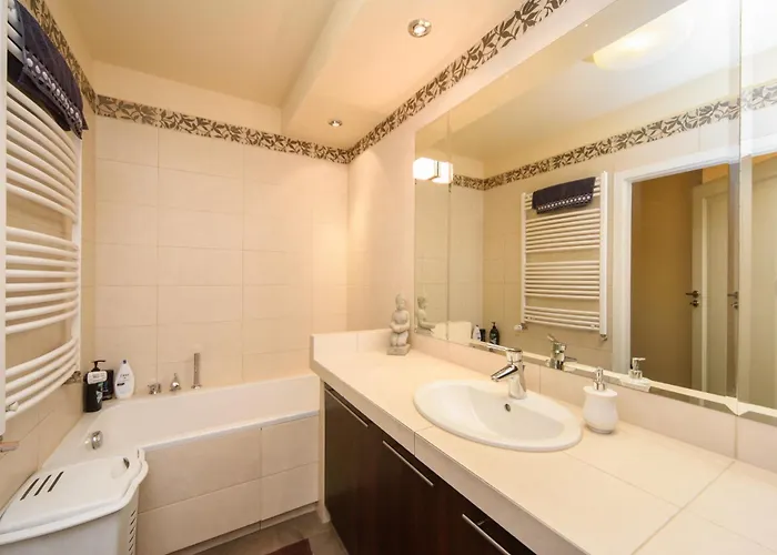 Podrozniczy Apartament Od Dziedzinca, Parking, Rynek 700 M * Wrocław