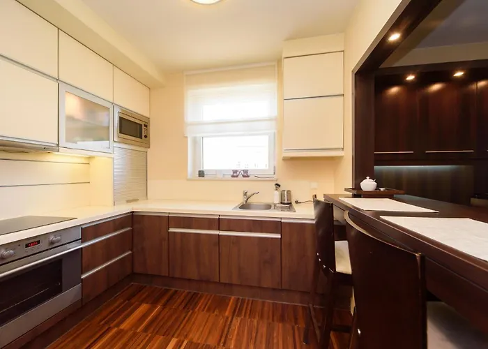 Appartement Podrozniczy Apartament Od Dziedzinca, Parking, Rynek 700 M *