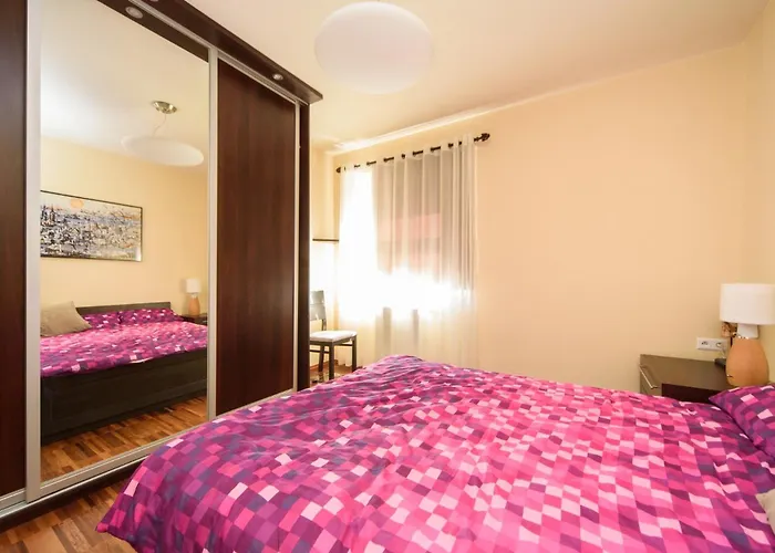Podrozniczy Apartament Od Dziedzinca, Parking, Rynek 700 M
