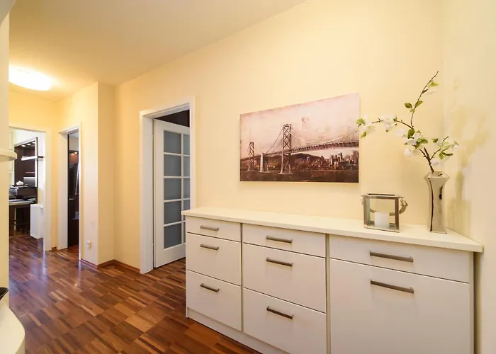 Podrozniczy Apartament Od Dziedzinca, Parking, Rynek 700 M * Wrocław